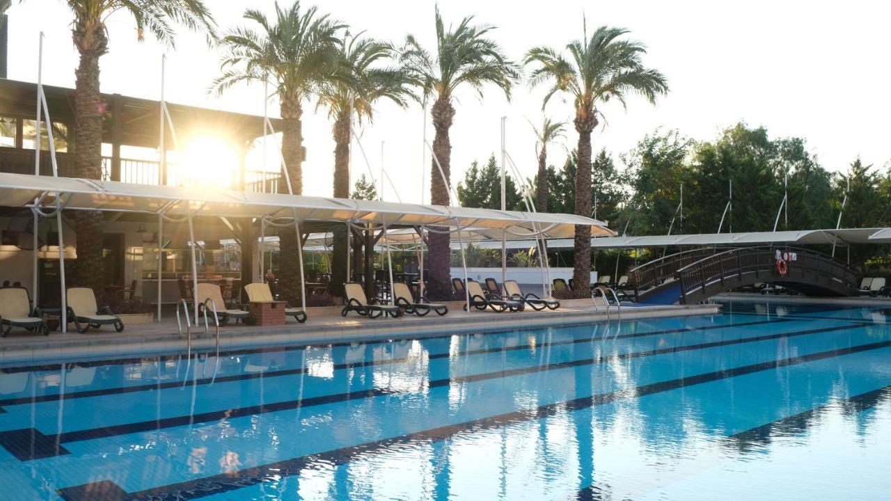 Crystal De Luxe Resort & Spa Кемер Екстериор снимка