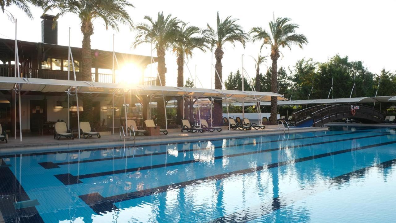 Crystal De Luxe Resort & Spa Кемер Екстериор снимка