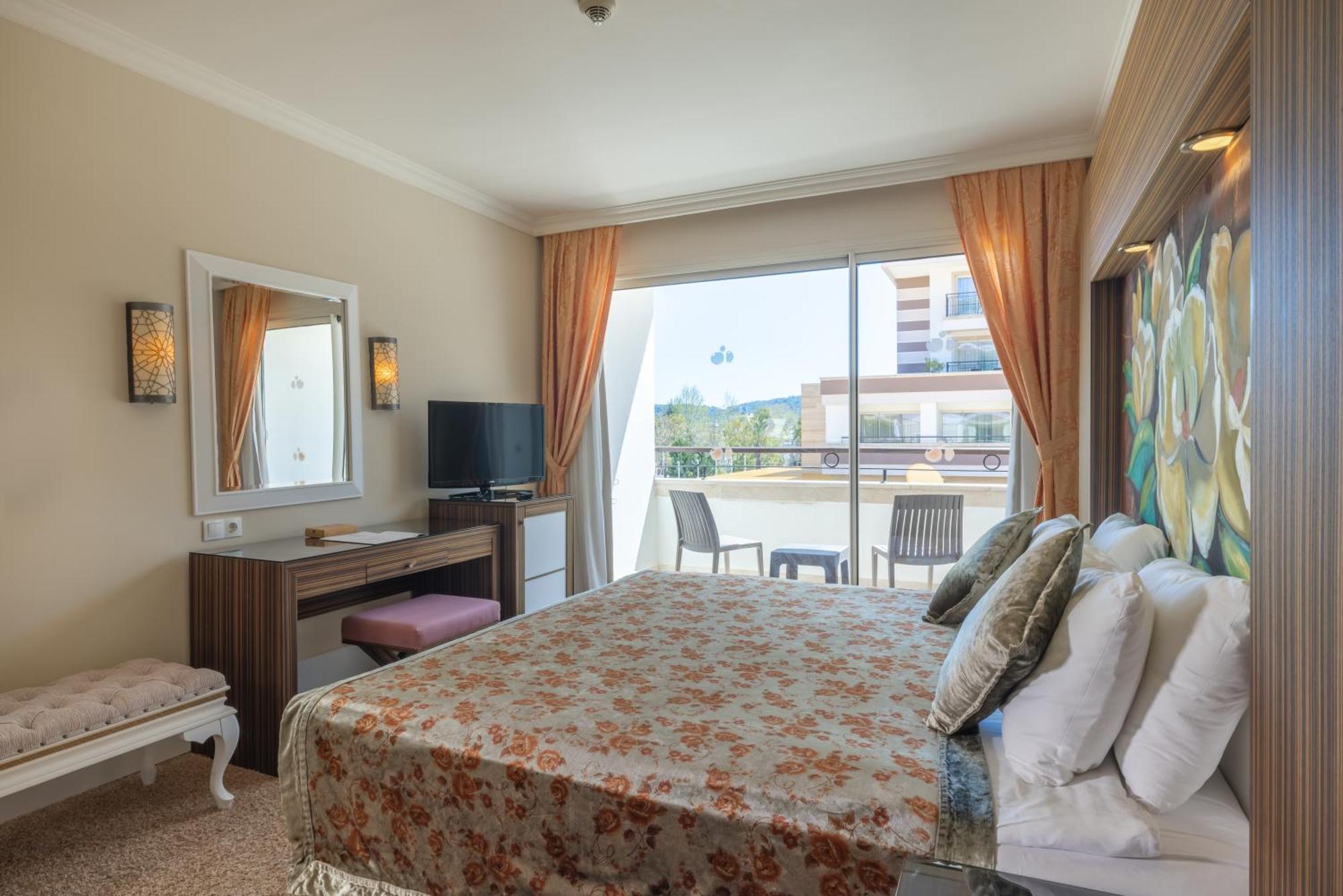 Crystal De Luxe Resort & Spa Кемер Екстериор снимка